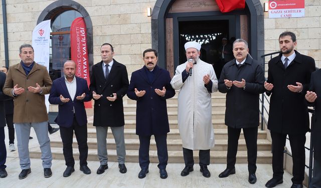 Hatay'da yeniden inşa edilen Gazze Şehitleri Camisi ibadete açıldı