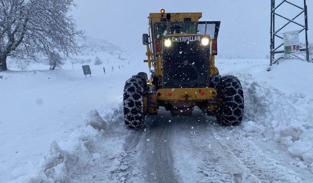 Kahramanmaraş'ta kar nedeniyle 156 kırsal mahalleye ulaşım sağlanamıyor