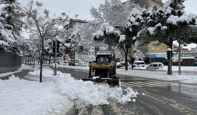 Kahramanmaraş'ta kar yağışı etkisini sürdürüyor