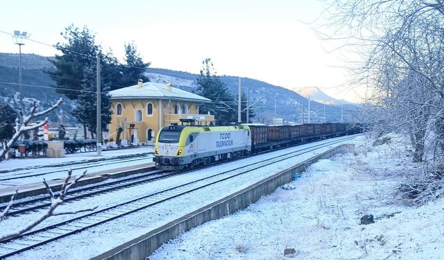 Kar Yağışı Bahçe İstasyonu’nu Kapladı