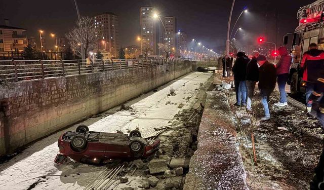 Kayseri’de Korkutan Kaza Araç 5 Metrelik Kanala Düştü