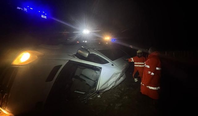 Mersin'de minibüsün uçuruma yuvarlanması sonucu 1'i ağır 13 kişi yaralandı