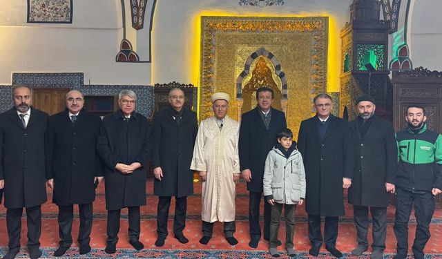 Seydi Gülsoy Van’da Cuma Sonrası Vatandaşlarla Buluştu