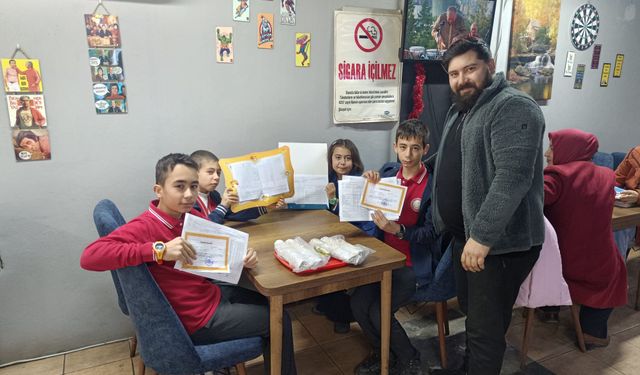 Toprakkale’de Öğrencilere Ücretsiz Döner Sürprizi