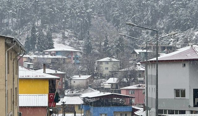 Torosların İncisi Feke Beyaza Büründü
