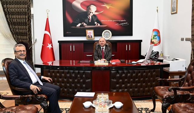 Ellek Belediye Başkanı’ndan Vali Serdengeçti’ye Ziyaret