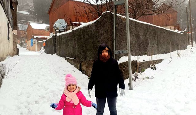 Zorkun Yaylası’nda Yörükler Mahallesi Beyaza Büründü