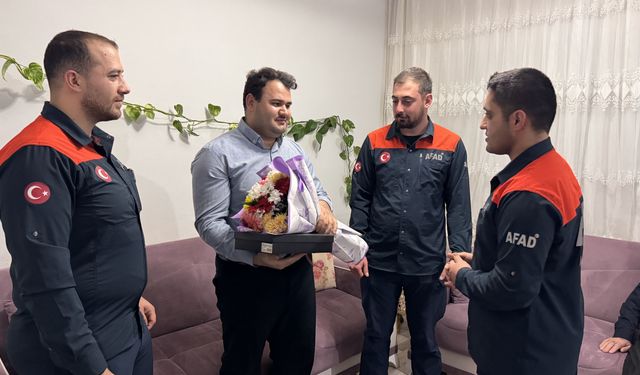 6 ŞUBAT DEPREMLERİNİN ÜÇÜNCÜ YILI - Depremzede aşçı, kendisini hayata bağlayan AFAD arama kurtarma ekibiyle buluştu