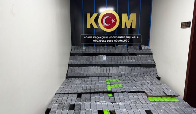 Adana'da gümrük kaçağı 452 cep telefonu ele geçirilen otobüsün sürücüsü tutuklandı