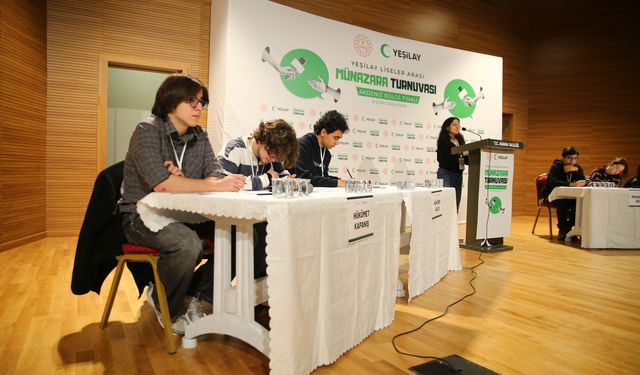 Adana'da Yeşilay Liseler Arası Münazara Turnuvası'nın bölge finali yapıldı