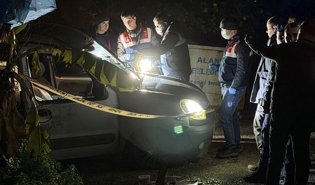 Alanya'da hafif ticari araca düzenlenen silahlı saldırıda 1 kişi öldü