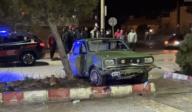 Burdur'da otomobilin çarptığı 3 yaya yaralandı