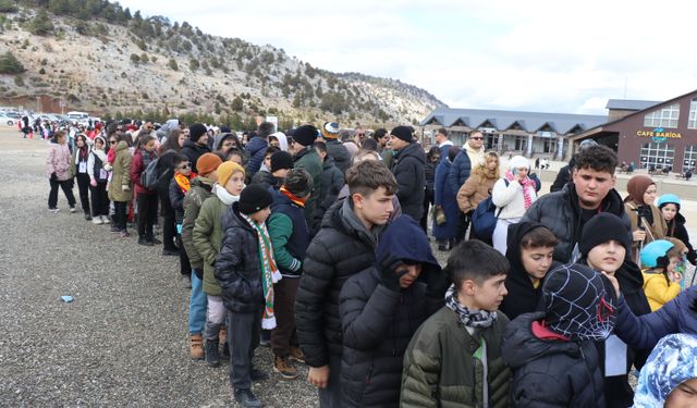 Davraz Kayak Merkezi hafta sonunda yaklaşık 24 bin kişiyi ağırladı