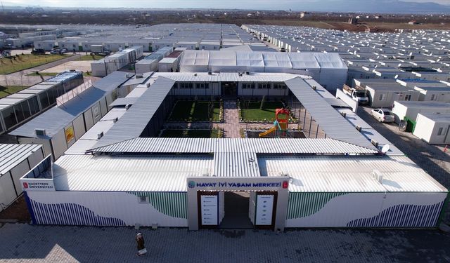 Hayat Holding 'Hayat İyi Yaşam Merkezi'yle depremzedelere desteğini sürdürüyor