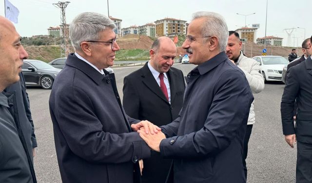 Osmaniye Milletvekili  Gülsoy, Ulaştırma ve Altyapı Bakanı Uraloğlu’nu Osmaniye’de Karşıladı