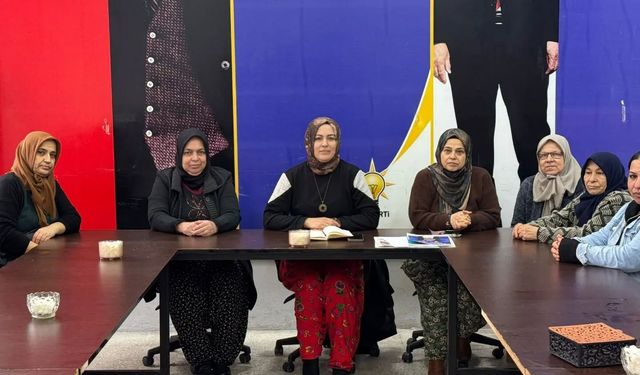 Toprakkale Kadın Kolları Başkan Akgün’e Destek Verdi