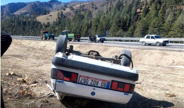 Andırın–Göksun Yolunda Otomobil Takla Attı