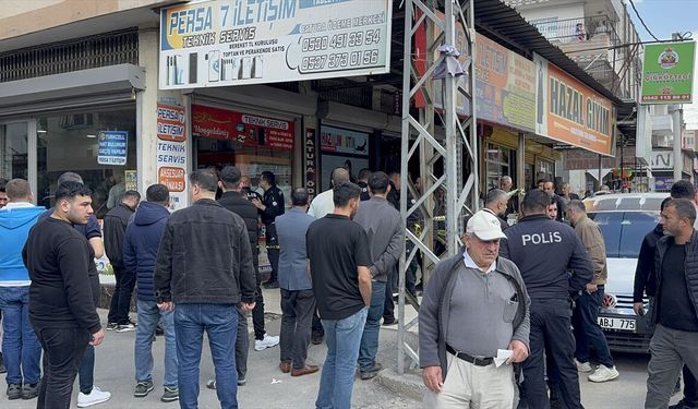 Adana'da iş yerinde silahlı saldırıya uğrayan esnaf hayatını kaybetti