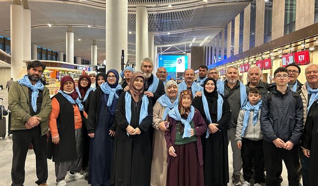 Anamur'da umreye gidenler dualarla uğurlandı