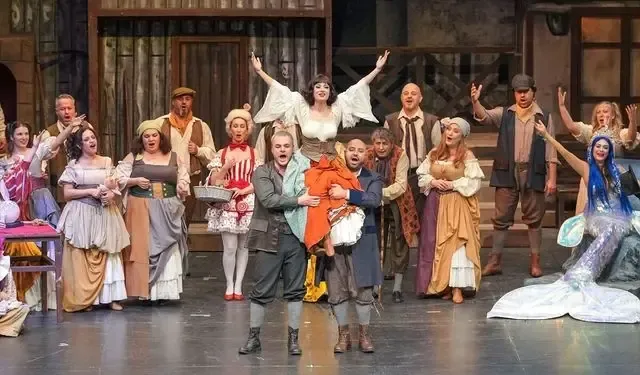 Antalya Devlet Opera ve Balesi 'Aşk İksiri' operasını sahneledi