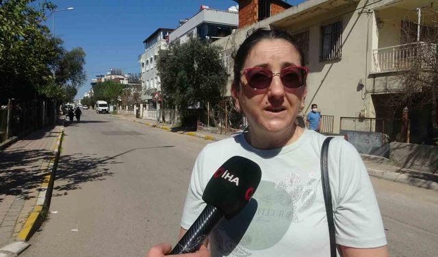 Antalya'da iki motosikletlinin yola savrulduğu kaza kameraya yansıdı, mahalleli kasis istedi