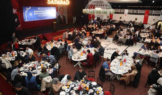 Bursa'da koruyucu aileler iftar sofrasında buluştu