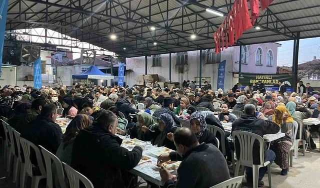 Büyükşehir'in iftar sofrasında oruçlar dualarla açıldı