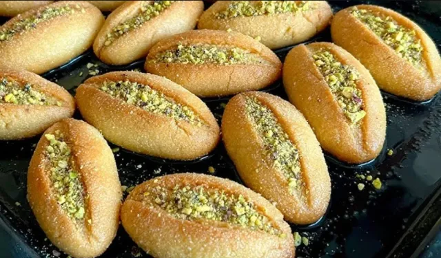 Bayram Sofralarını Donatan Karnıyarık Tatlısı