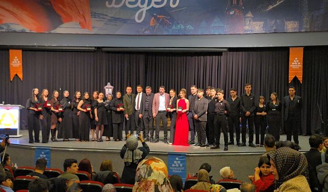 Erzurum Teknokent’te Şiir Gecesi Büyüledi