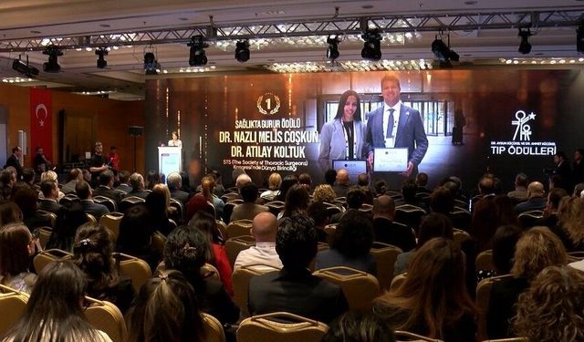 Güven Hastanesi'nden Tıp Bayramı'nda ödül töreni