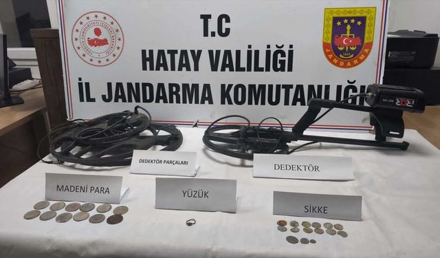 Hatay'da 15 sikke ve tarihi obje ele geçirildi