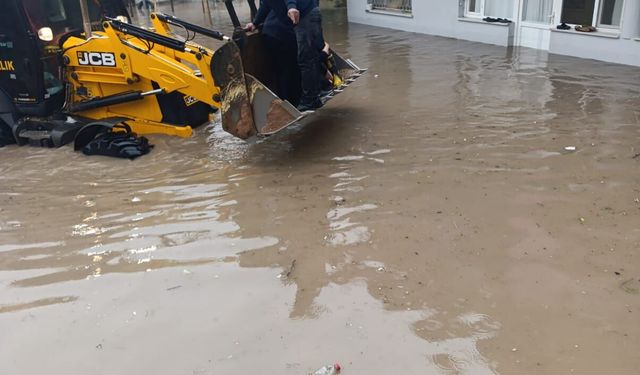 Hatay'da sağanak hayatı olumsuz etkiledi