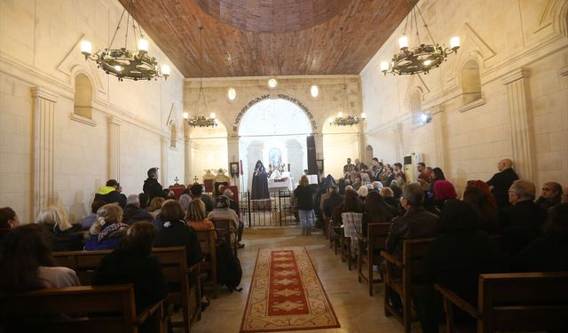 Hatay'daki Surp Karasun Manuk Ermeni Kilisesi'nde ayin düzenlendi