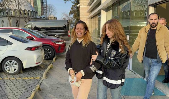 Hırsızlık suçundan 60 kaydı bulunan 8 çocuk annesi kadın tutuklanınca ağlayarak cezaevine götürüldü