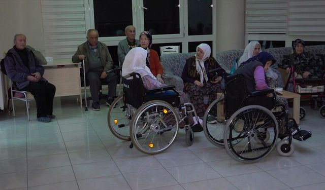 Isparta'da huzurevi sakinleri ramazanı birlikte huzurla geçiriyor