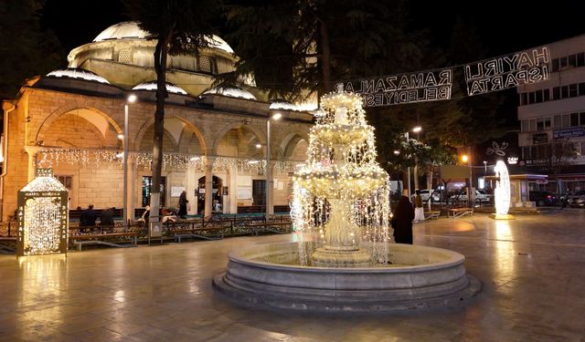 Isparta'daki yaklaşık 5 asırlık Firdevs Bey Camisi yıllara meydan okuyor