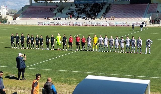 Manavgat Belediyespor, Marmaris Yat Marin MFK'yla 2-2 berabere kaldı