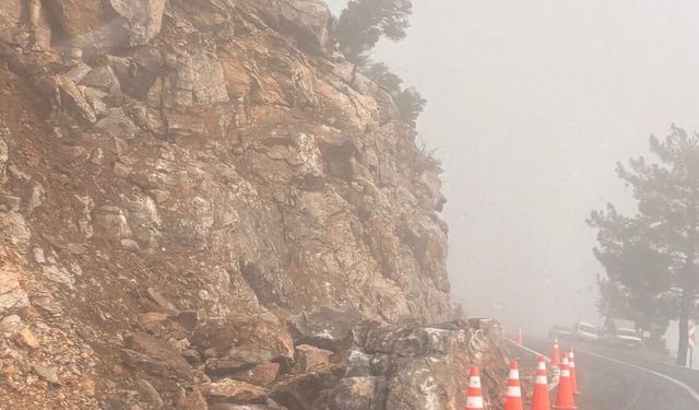 Mersin'de kar ve sağanak hayatı olumsuz etkiledi