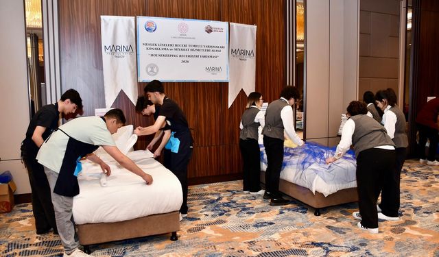 Mersin'de turizm öğrencileri 'En İyi Kat Hizmetleri Yarışması'nda mücadele etti