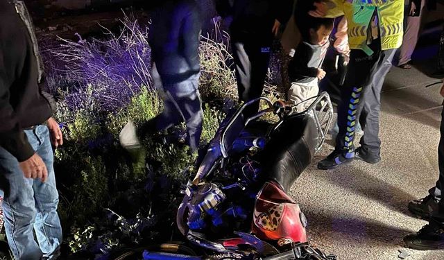 Otomobil ile motosiklet çarpıştı:2 yaralı