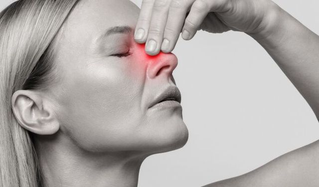 Sinüzit Nasıl Geçer? Belirtiler, Türler ve Evde Tedavi Önerileri