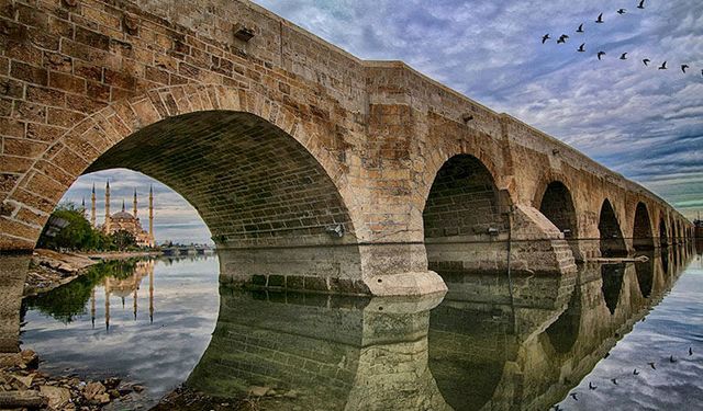 Roma İmparatorluğundan kalan o Köprü: Roma Yıkıldı Köprü Sağlam