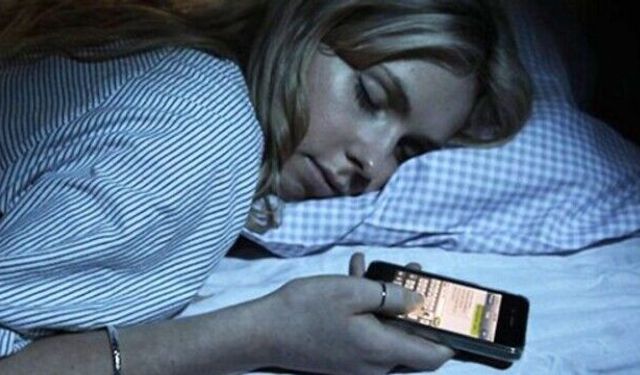 Telefonu Yastık Altında Tutmak Hayatınızı Riskiye Atıyor!