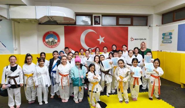 Yeşilay'dan sporcu gençlere 'bağımlılıkla mücadele seminerleri'