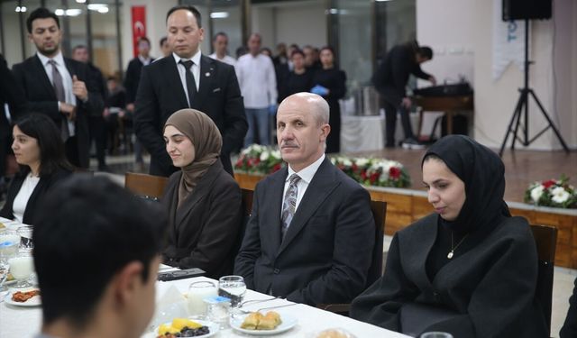 YÖK Başkanı Prof. Dr. Erol Özvar Hatay'da öğrencilerle iftar yaptı