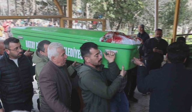 Yürek burkan kazada hamile kadını 5 ay önce evlendiği eşinden ölüm ayırdı