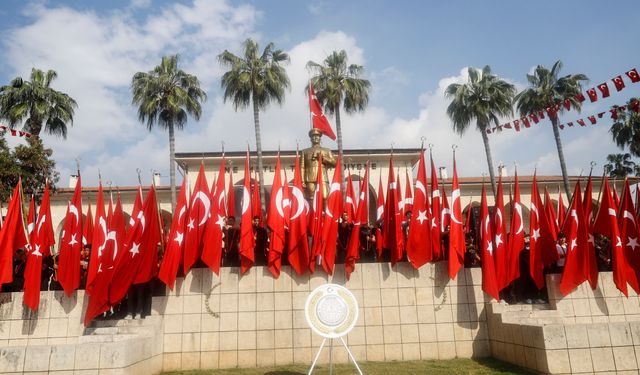 Adana, Mersin, Hatay ve Osmaniye'de 23 Nisan Ulusal Egemenlik ve Çocuk Bayramı kutlandı