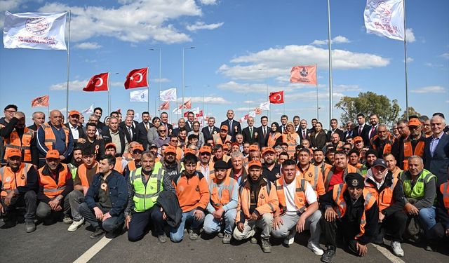 Bakan Uraloğlu, Antalya'da 'Altınkale Farklı Seviyeli Kavşağı'nın açılışında konuştu: