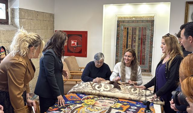 Burdur'da tarihi tren garında Millet Kıraathanesi açıldı