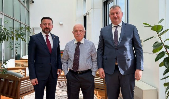 Düziçi Heyeti Cemil Çiçek ile Bir Araya Geldi